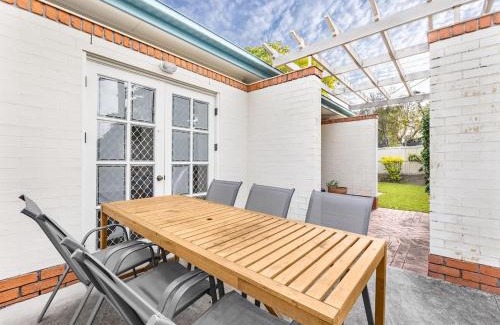 Sunnybank House | Cozy Hub near Food Fusion Family Business Ideal