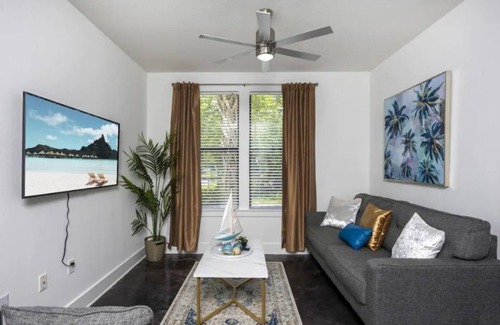 North Hyde Park Apartment | Cozy Hyde Park home, Univ Tampa, Tampa Gen Hosp, Riverwalk -6 ppl