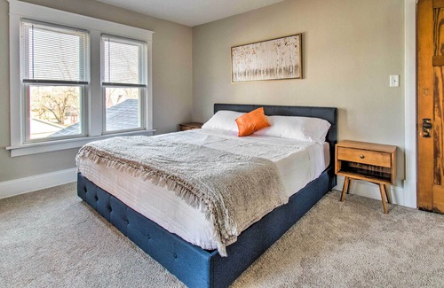 Greenview House | Cozy Illinois Home - Near Fishing & Golfing!
