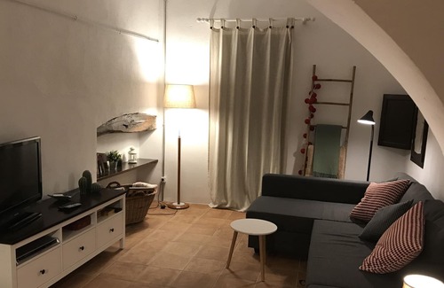 Argelaguer Apartment | cozy independent apartment in village house with private garden