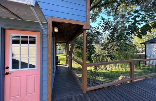 Greater East End Apartment | Cozy inner-loop guest house. A city retreat!