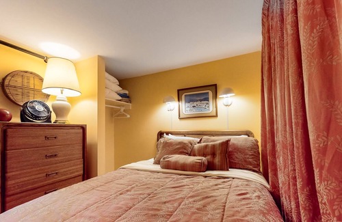 Rawsonville Condo | Cozy, inviting condo close to skiing, hiking, golf & charming villages