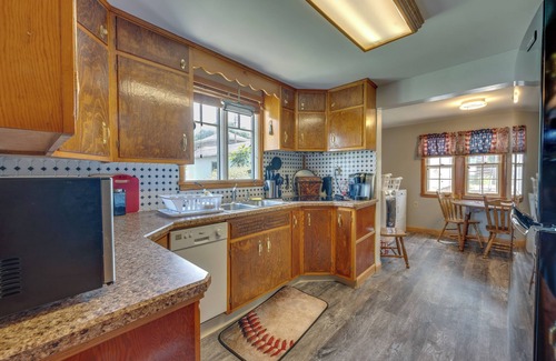 Dyersville House | Cozy Iowa Getaway w/Patio & Fenced-In Yard!