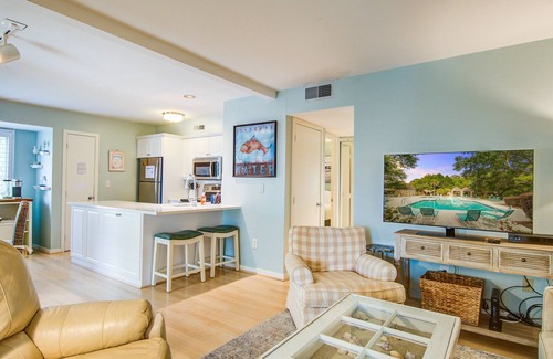 Seabrook Island Villa | Cozy Island Home with Balcony and W/D