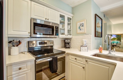 Seabrook Island Villa | Cozy Island Home with Balcony and W/D