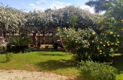Casa Santa Ski Chalet | Cozy Casale two Pines Chalet in the garden