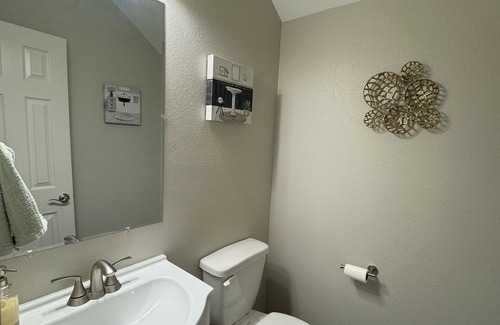 Del Mar House | Cozy jewel near Downtown!