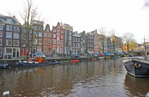 Grachtengordel-West House | Cozy Jordaan canalhouse near Anne Frank House