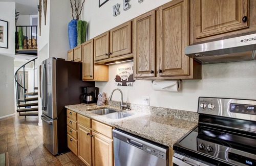 Keystone Condo | Cozy Keystone Winter Condo with Mountain Views, Hot Tub Pool and Shuttle Access