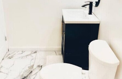 Summit Station House | Cozy King 4/2b great for family, work & groups
