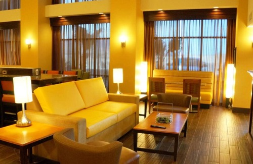 Kingman Hotel | Cozy Kingman Retreat: Free Hot Breakfast & Indoor Pool | Near Kingman Airport
