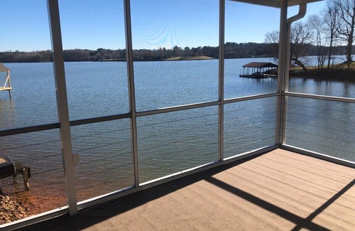 Taylorsville Cottage | Cozy Lake Hickory Cabin