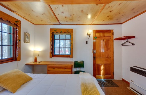 Weirs Beach Apartment | Cozy Laconia Studio Cabin Near Lake Winnipesaukee!