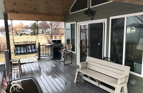 Sisseton Cabin | Cozy lake cabin on Lake Traverse.