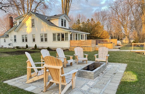 Kingsville Cottage | Cozy Lake Cottage in Kingsville, Ontario