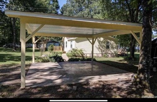 Perryville House | Cozy Lake Front 3br/2ba - sleeps 8!