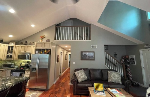 Nesquehoning House | Cozy Lake Hauto Family Retreat, 3 Bedroom + Loft, Close to Jim Thorpe