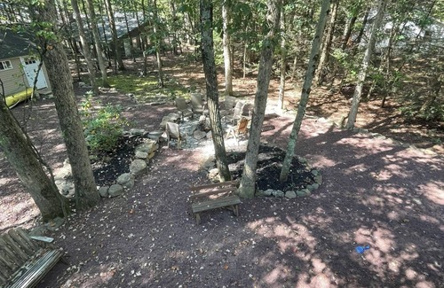 Nesquehoning House | Cozy Lake Hauto Retreat, 3 Bedroom + Loft, Close to Jim Thorpe