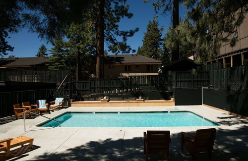 Lakeside Park House | Cozy Lake Tahoe Stay - Family fun around Fireplace & S'mores