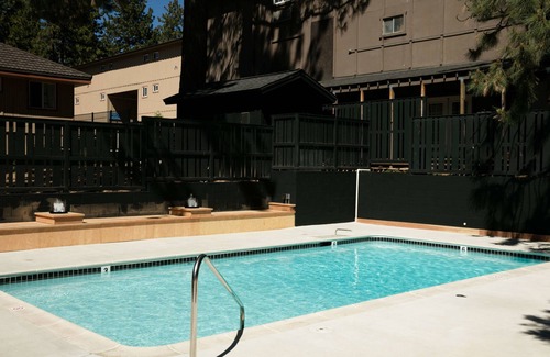 Lakeside Park House | Cozy Lake Tahoe Stay - Family fun around Fireplace & S'mores