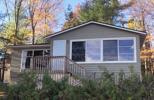 Bala Cottage | Cozy Lakefront Cottage in the heart of Muskoka