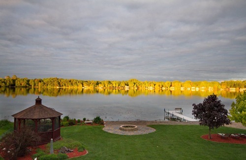 Isanti Apartment | Cozy Lakefront Retreat. Bring your boat or let me take you on mine! Great Rates!