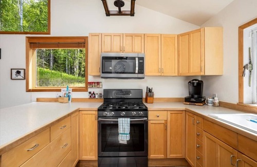 Meadow Lakes Cabin | Cozy Lakefront Retreat