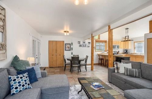 Meadow Lakes Cabin | Cozy Lakefront Retreat