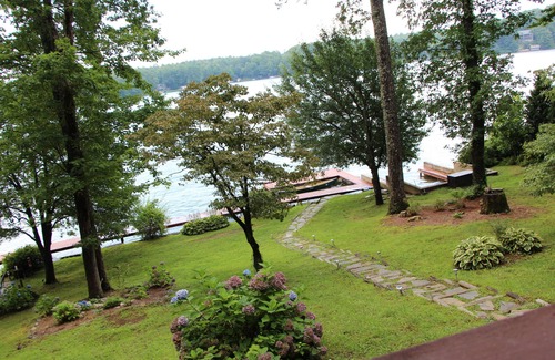 Lake Toxaway House | Cozy Lakefront Toxaway Home with Beautiful view. Pet-Friendly!
