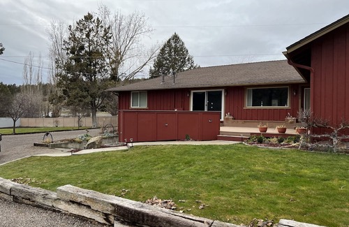 Prineville House | Cozy Lakeshore Family retreat, deck with propane grill spacious rustic home.