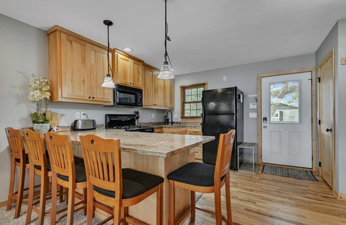 Maple Lake Cabin | Cozy Lakeside Cabin w/Fireplace & Great Views