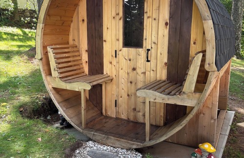 Mora House | Cozy Lakeside Cabin with a sauna, fireplace beautiful views & Pet friendly!