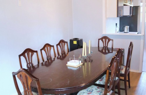 Woodview House | Cozy Lakeside Cottage in Woodview, ON - 6 bed, 2 bath