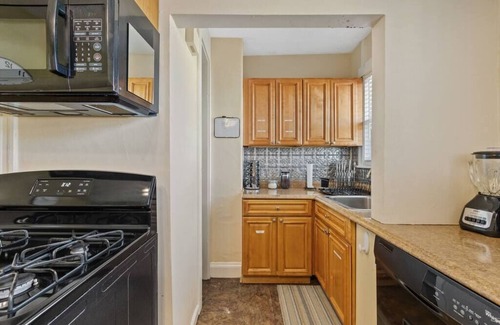 South Medford House | Cozy Large House close to TUFTS/Harvard/MIT 4BR