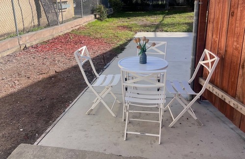 North Long Beach House | Cozy LBC house