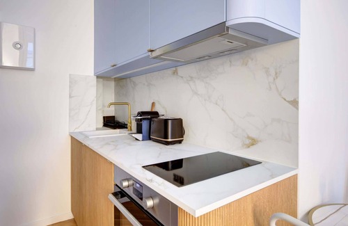 Marais Apartment | Cozy Le Marais Studio Near Place des Vosges