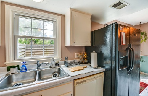 Gainesway House | Cozy Lexington Townhome ~ 3 Mi to UK Campus!