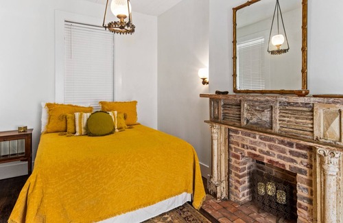 Natchez House | Cozy " Little Brick" house, located downtown. Unique & walkable to everything!