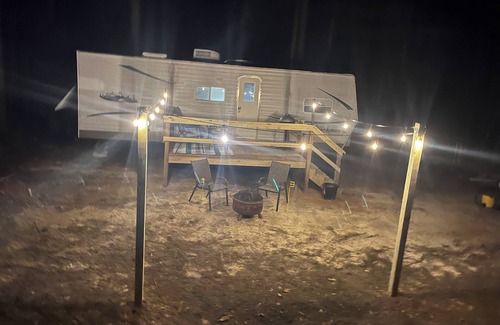 Purvis House | Cozy little camper, nestled quietly in the country/only minutes from the city