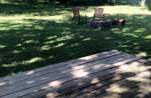 Spirit Lake Cottage | Cozy little home is a quiet neighborhood.