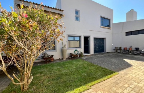 Walvis Bay House | Cozy living close to the Lagoon and Desert Dunes
