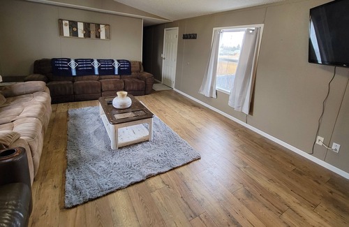 McLean County House | Cozy living in the center of fishing and hunting