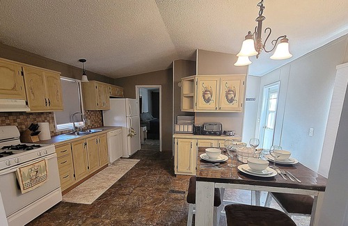 McLean County House | Cozy living in the center of fishing and hunting