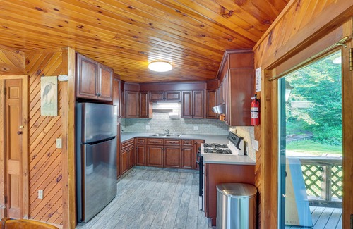 Livingston Manor House | Cozy Livingston Manor Home w/Wood-Burning Stove!