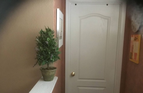 Covell Park House | Cozy Location, close to the University and shopping , by the Greenbelt park