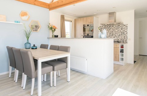 Hollum House | Cozy Lodge by Hollum