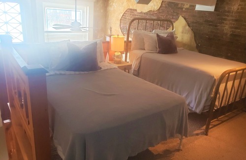 Freeport House | Cozy Loft by the Sea