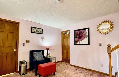 Amherst House | Cozy Loft suite in Amherst NY (No Pet)