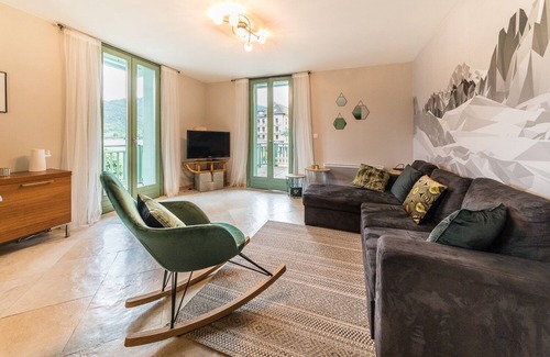 Duingt Apartment | "Cozy Loft" with views and private access to Lake Annecy