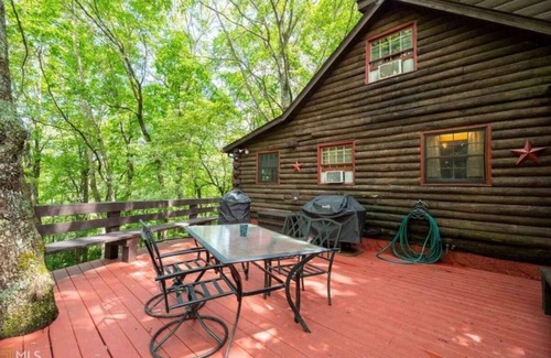 Sky Valley Cabin | Cozy log cabin for the family in Sky Valley, GA